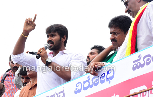 Yettinahole protest in uppinangady